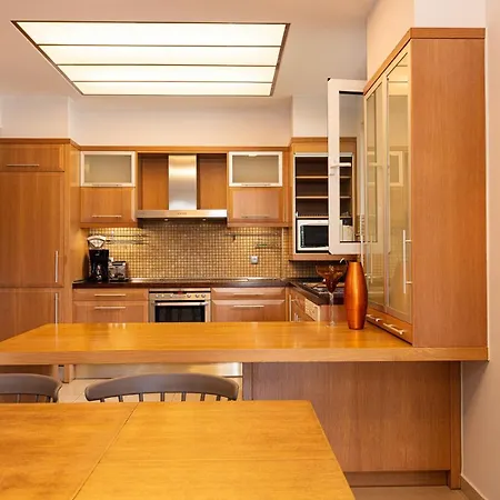 Thetree Villa, With Heated Pool & Whirlpool Villa