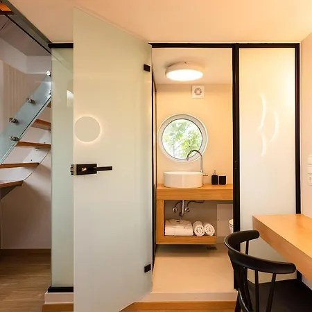 Villa Thetree Villa, With Heated Pool & Whirlpool Gállos
