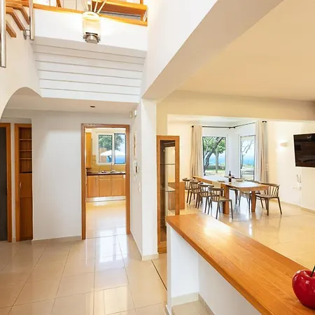 Thetree Villa, With Heated Pool & Whirlpool Villa Gállos