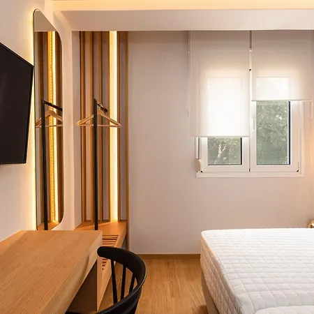 Villa Thetree Villa, With Heated Pool & Whirlpool Gállos