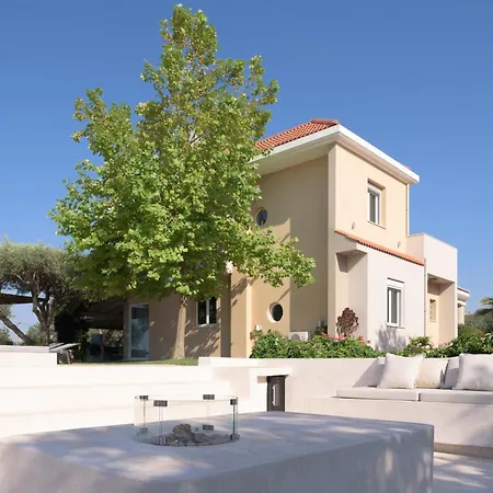 Villa Thetree Villa, With Heated Pool & Whirlpool