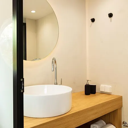 Thetree Villa, With Heated Pool & Whirlpool Villa Gállos