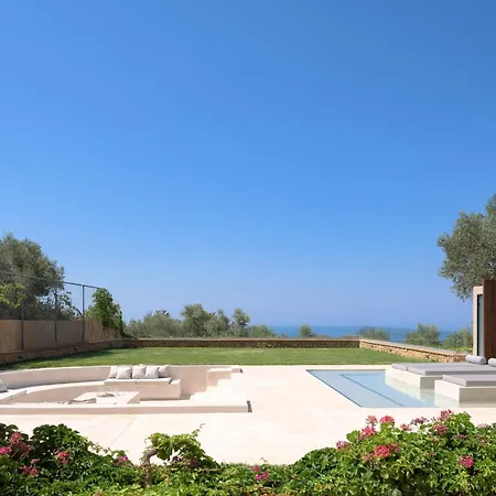 Thetree Villa, With Heated Pool & Whirlpool Villa
